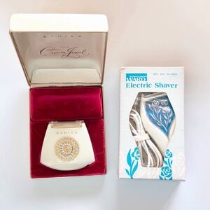 Lot of 2 Vintage Women's Electric Shavers (Schick, Montgomery Ward)